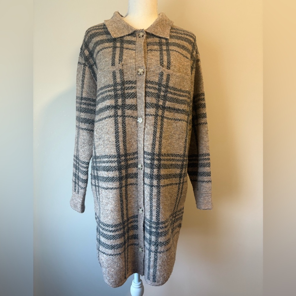 Jessica Simpson Plaid Cardigan in Tan and Black